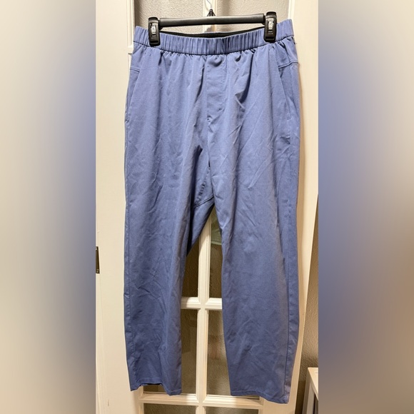 Lululemon ABC WovenAir Pull-On Pant - Picture 5 of 16
